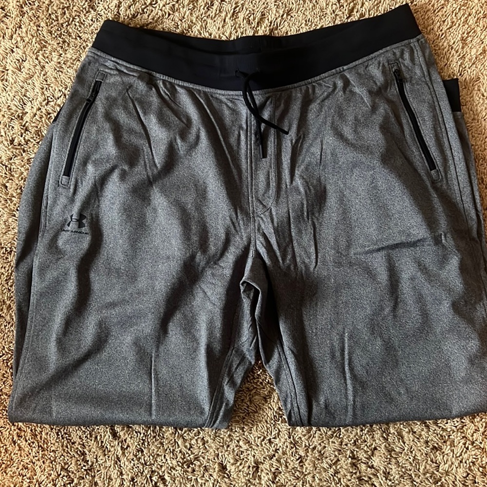 Me na under Armour sweats size 2XL